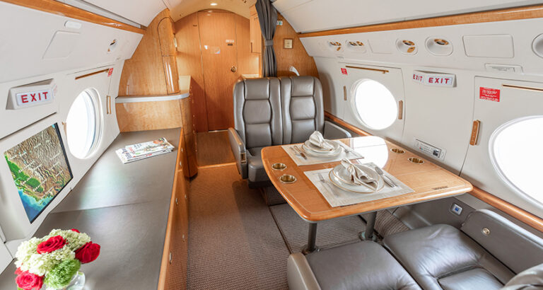 N451KR Interior